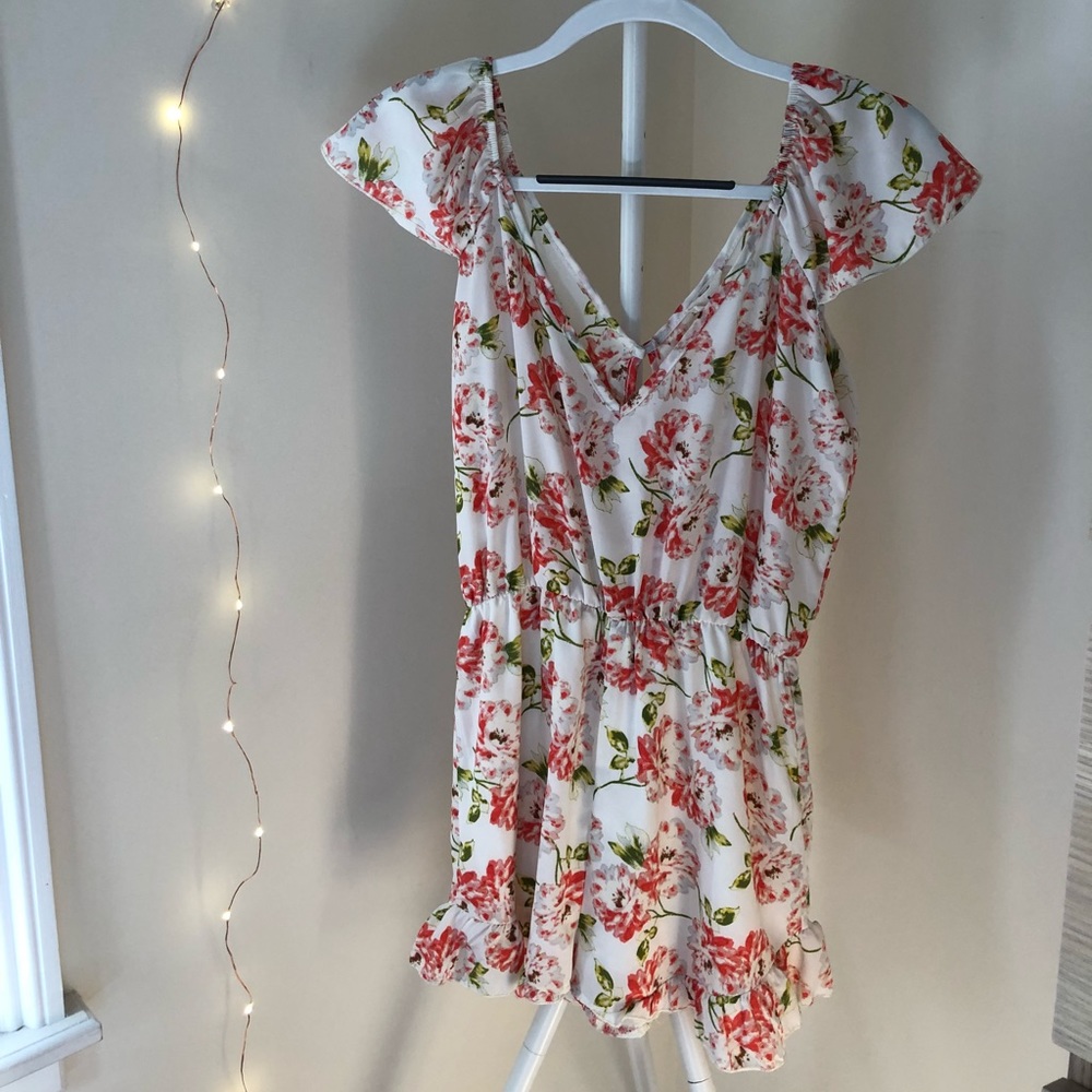 White floral romper - UO / Pins and Needles